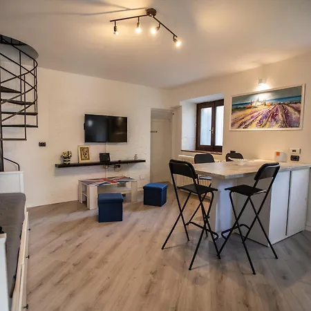 Il Borgo Sul Di Διαμέρισμα Tremezzo